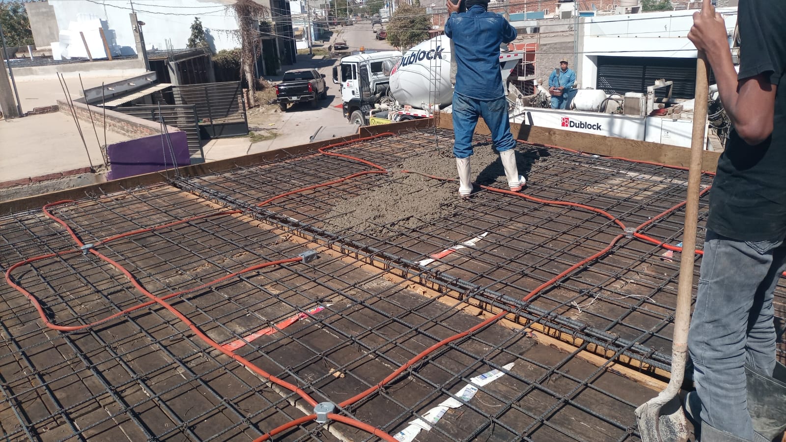 Losa estructural y armado de acero en proceso